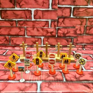Thomas & Friends Railway wooden/plastic Road signs